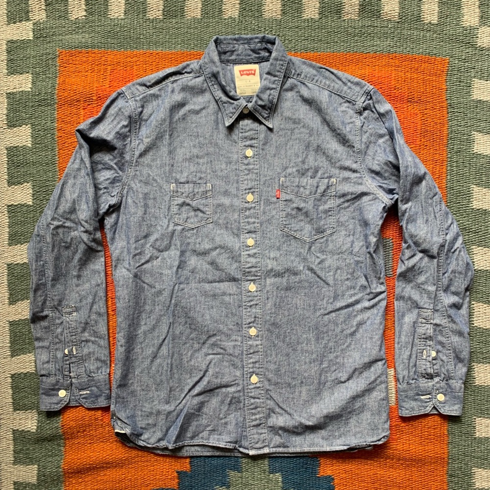 Levi’s Denim/ Chambray Shirt